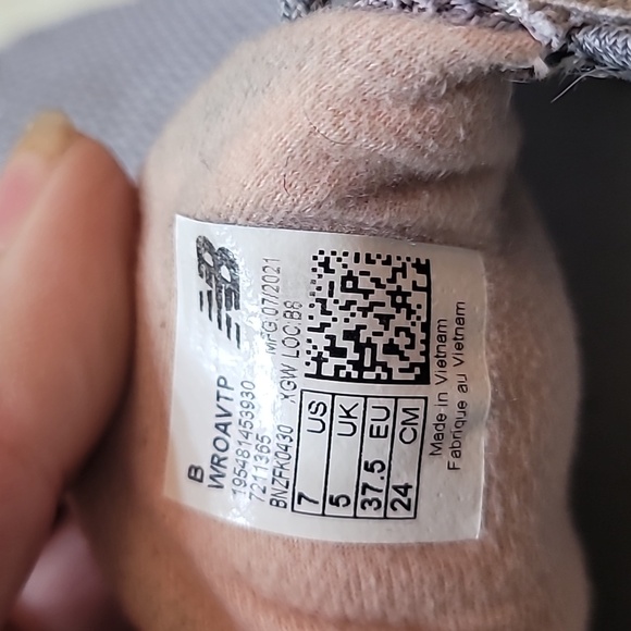 New Balance running shoe - Picture 5 of 5